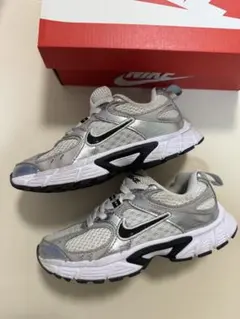 ナイキ V5 RNR 18cm ネット完売品