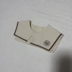 アンパンマン　クリーム色の刺繍スタイ