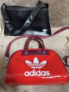 2個adidas 赤黒 ショルダーバッグ