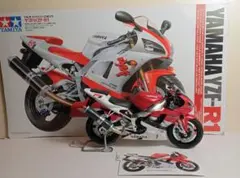 タミヤ 1/12 ヤマハ YZR-M1 '04 No.7/No.33 - メルカリ