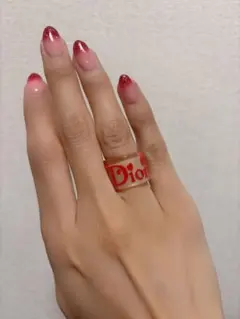 Dior ロゴ入りクリアレッドリングのサムネイル
