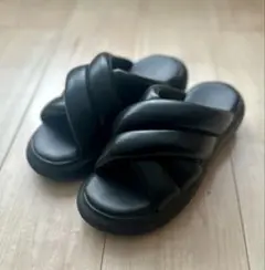 【美品】GUパフィークロスサンダル　ブラックMサイズ