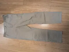 ベージュ チノパン