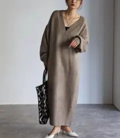 Bonjour sagan ディープVネックニットワンピース　　モカ
