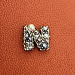 【匿名配送】ビーズ刺繍ブローチ