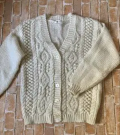 ゆったり Vネック アラン編み ケーブルニットカーディガン 生成り