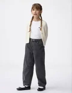 GU ジーユー　GIRLSバレルレッグジーンズ(ラインストーン)グレー