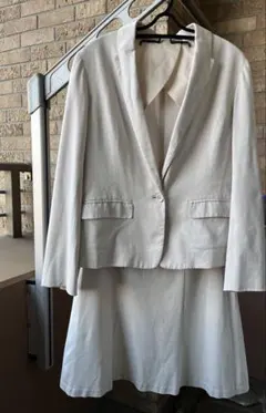 ザ スーツカンパニー　Littlechic オフホワイト　セットアップ