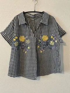 ミスティウーマン　ギンガムチェック 半袖シャツ 花刺繍のサムネイル