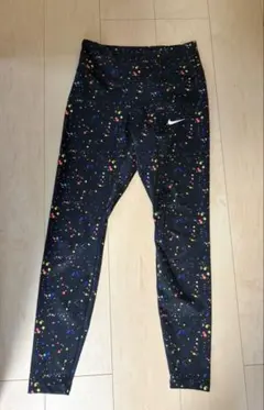 Nike dri fitカラフルスプラッタースパッツ Mサイズ