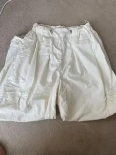 ホワイトカーゴパンツ 調整可能ウエスト