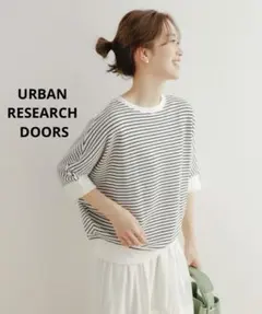 タックフライスワイドTシャツ　4,950円　DOORS