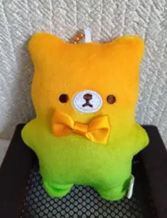 クマ型ぬいぐるみ オレンジグリーン