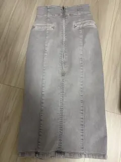 新品タグ付き　Apuweiser-riche デニムタイトスカート SSサイズのサムネイル