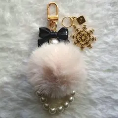 シャネル　チャーム　スノーフレーク　とパールストラップ