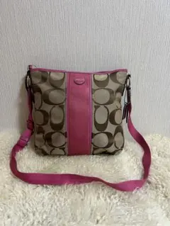 廃盤COACH シグネチャー ショルダーバッグ ピンクのサムネイル
