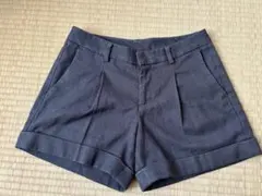 UNIQLO ダークグレー ショートパンツ
