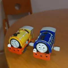 カプセルプラレール　ビルとベン　トーマス　ガチャ　ゼンマイ
