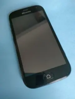 らくらくスマートフォンme（ドコモF-01L）黒 SIMフリー 本体のみ