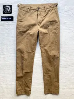 ベージュ チノパン