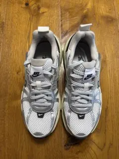 美品NIKE ナイキ W V2K RUN ウィメンズ( 23.5cm)