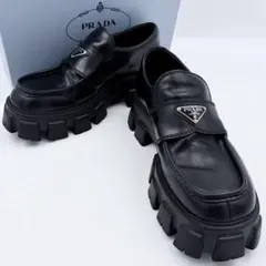 極美品 プラダ モノリス ブラッシュドレザー ローファー