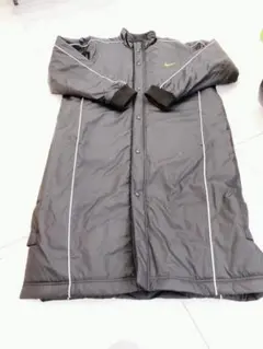 ナイキ　ベンチコート　  ワンポイント刺繍ロゴ　 ビッグスウッシュ