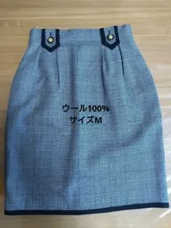 チェック柄タイトスカート 金ボタン付き 後ろは黒のくるみボタン　可愛いのサムネイル
