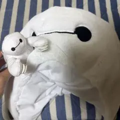 ベイマックスの被り物と方につけるぬいぐるみセット