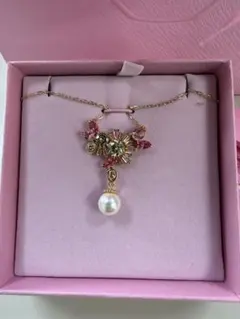 Swarovski フラワーモチーフ ネックレス
