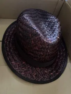 ダークブラウン 中折れ麦わら帽子 布製バンド付き