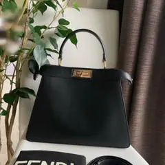 2025年最新】FENDIピーカブー iseeuの人気アイテム - メルカリ