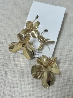 Bride me ゴールドフラワーピアス