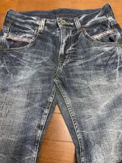 〔jeans〕ダメージ加工ブルーデニムパンツ