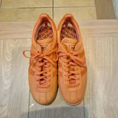 adidas オレンジ スニーカー アディダス