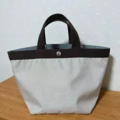 Item thumbnail for item 433f7d76-9793-47a3-bfec-e360f77af5e0