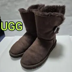 UGG　ムートンブーツ　ボタン付きショートブーツ　ブラウン　ベイリーボタン