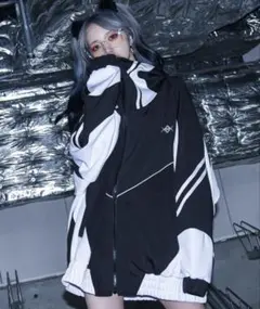 『REFLEM/レフレム』BIGアーチ切替ハイネックジャージパーカーのサムネイル