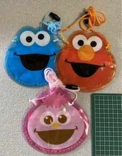 USJチケットホルダー　モッピー・エルモ・クッキーモンスター3枚セット