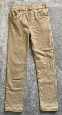 キッズ服　ロングパンツ ベージュ　長ズボン130センチ 男の子