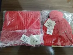 ユニクロ　アニヤハインドマーチ　コラボ　マフラーと帽子　セット