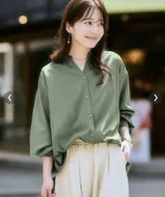 ニッセン　【とろみ素材】バックシャーリングスキッパーシャツ （防シワ・吸汗速乾）のサムネイル
