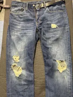 ダメージジーンズ