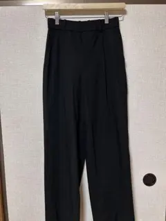 UNIQLO タックワイドパンツ 黒S【新品・未使用】