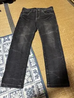 ダークグレー ストレートデニム パンツ