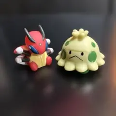 ポケモンキッズフィギュア　指人形　レディアン、キノココ