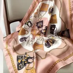 Sー10❤️スカーフ❤️正方形❤️首元華やか❤️大人カラー