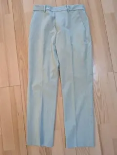 ライトグリーンスラックス　UNIQLO