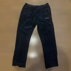 アディダスネオ　ベロア　黒　Ｏ