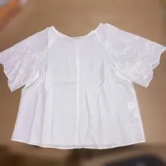 新品　ロペピクニック　刺繍入りホワイト半袖トップス